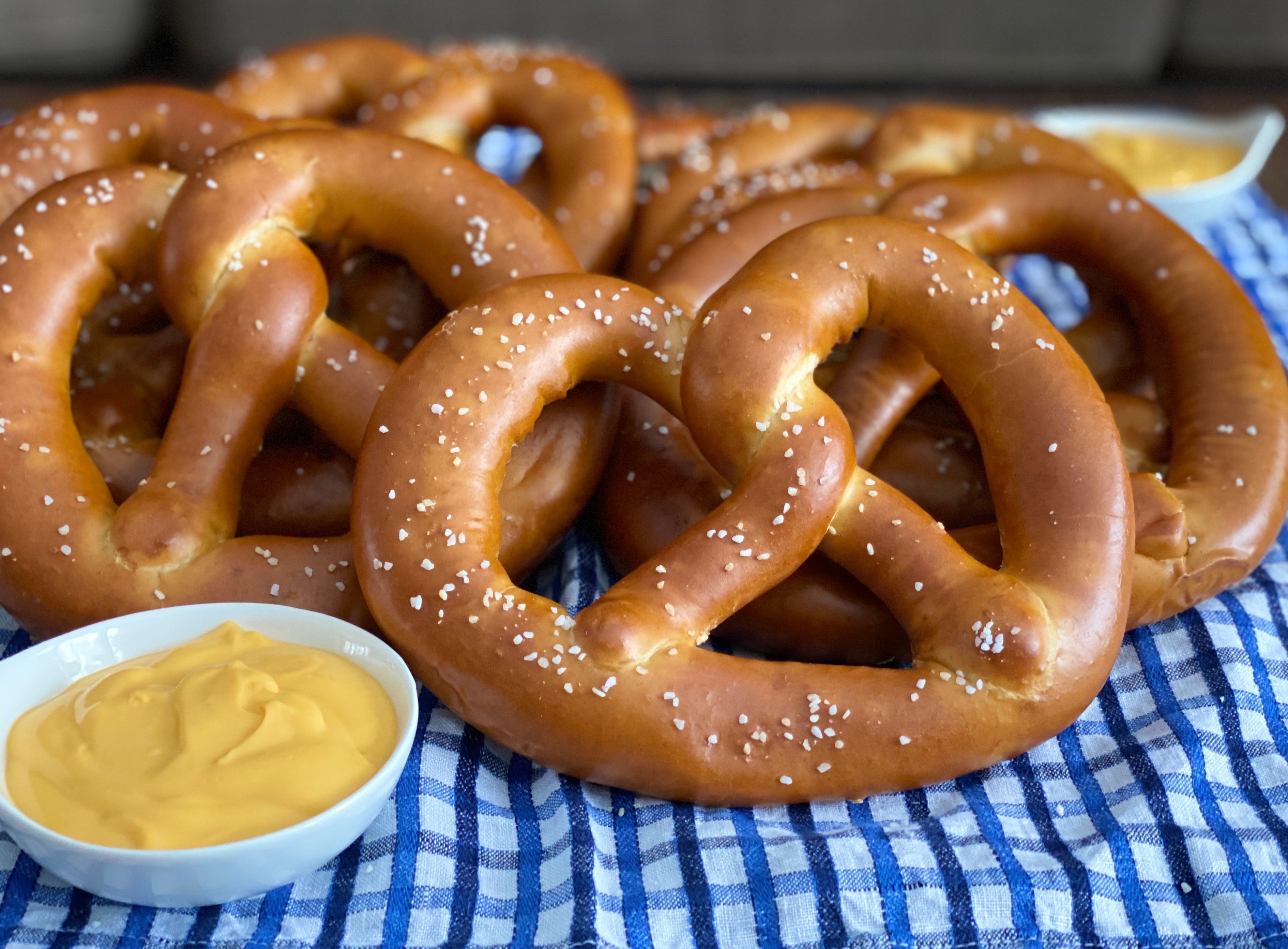 Cheese Lovers Bavarian Soft Pretzel Gift Pack – Milwaukee Pretzel Co.