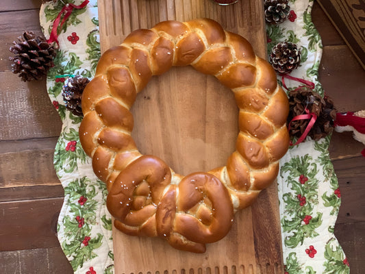 1 LB Bavarian Soft Pretzel Wreath